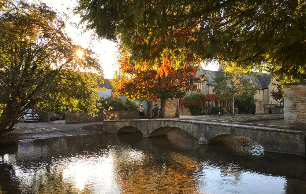 bourton on the water village