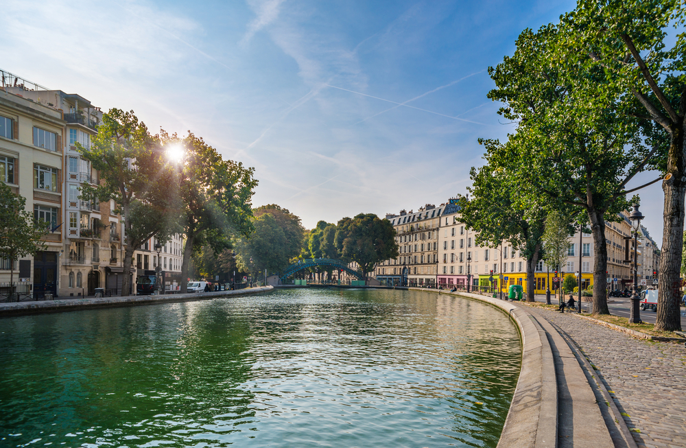 canal walk in paris
